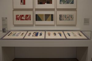 Loose-leaf pages from Sonia Delaunay: ses peintures, ses objets, ses tissues simulantés, ses modes (1925)